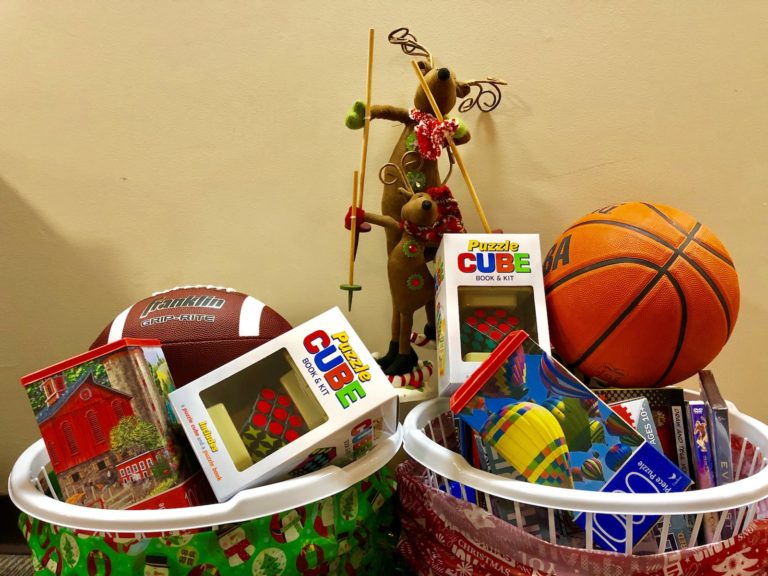 Friends of Starr Donate Baskets to Students on our Albion Campus